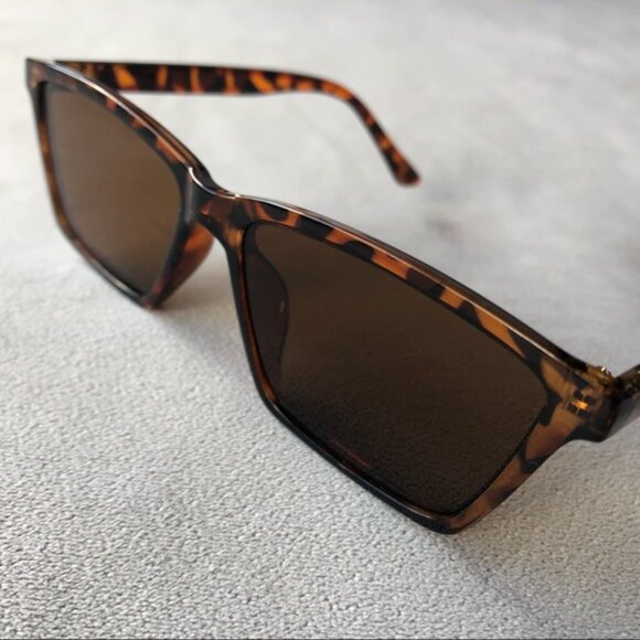 Tortoiseshell Square Sunglasses ~ Brand New main image 8